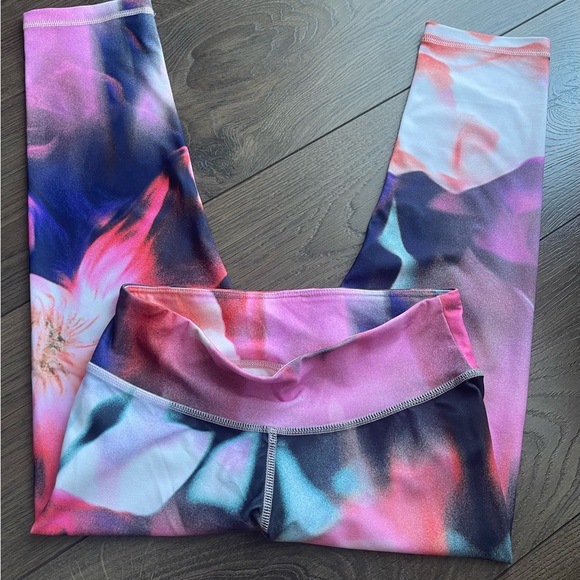 Aéropostale Cropped Leggings (2 pairs) - Picture 4 of 8